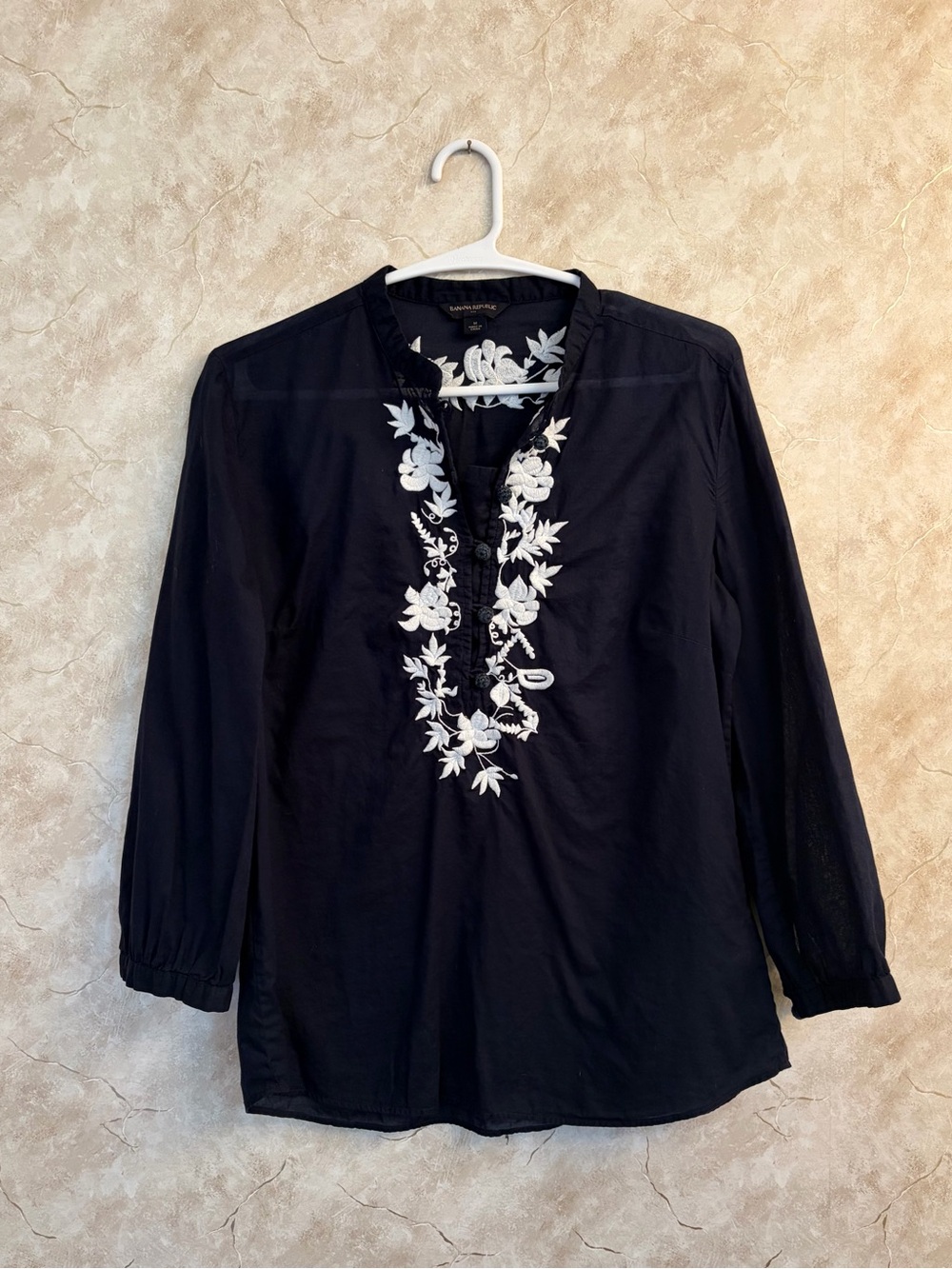 Banana Republic Cotton Floral Embroidered Shirt - Size Medium